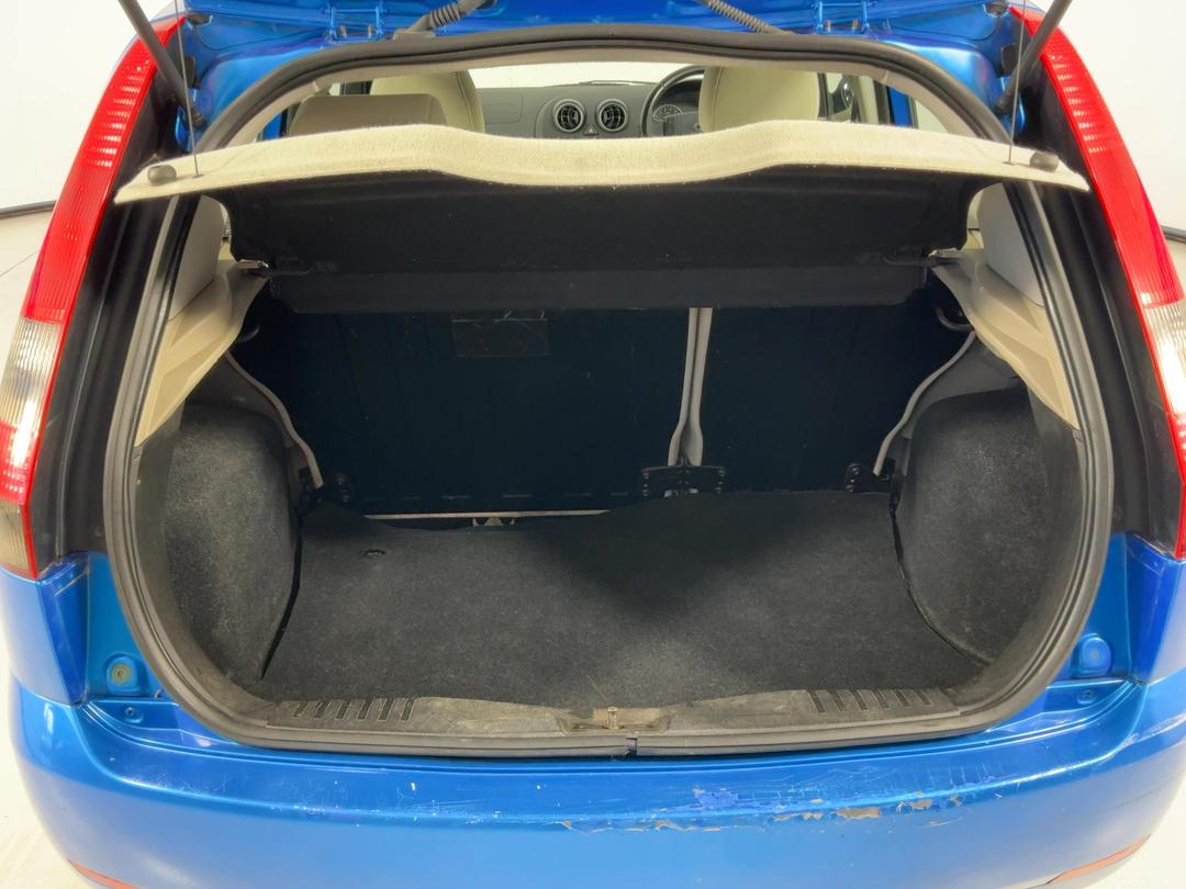Photo '14' of Ford Fiesta