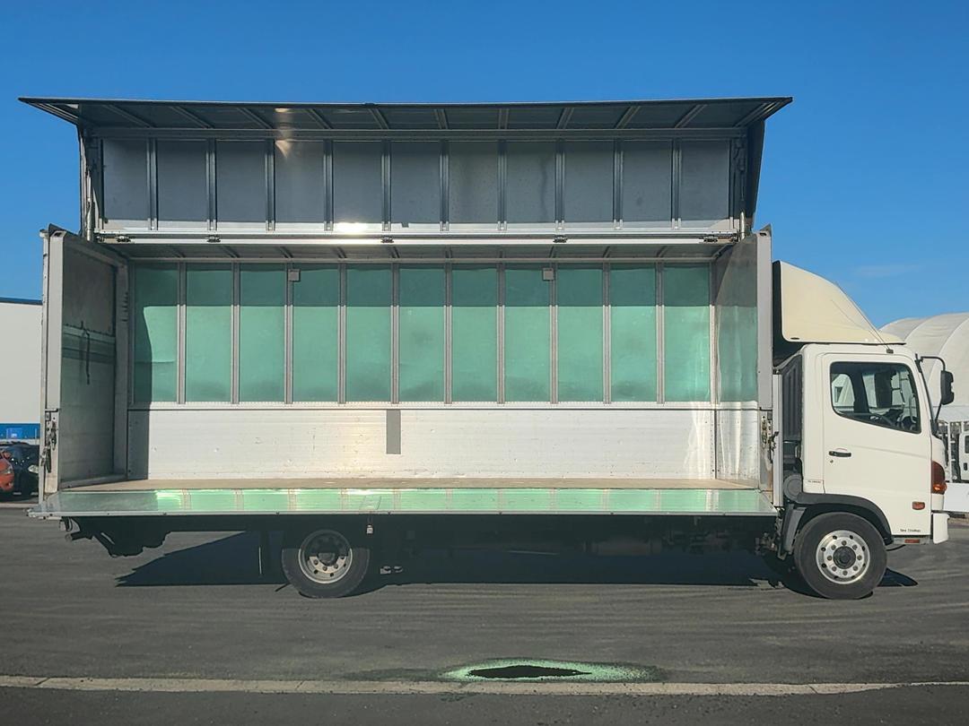 Photo '3' of Hino Ranger FJ7JLWG Box Body