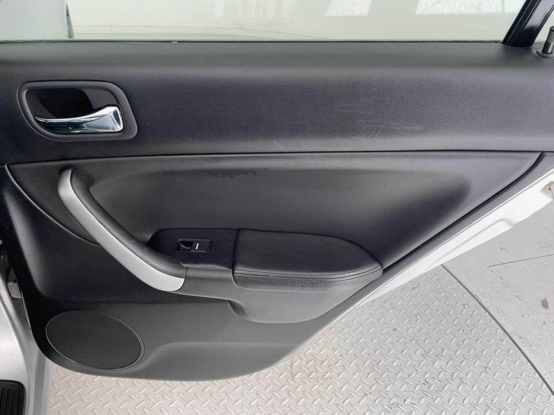 Photo '19' of Honda Accord