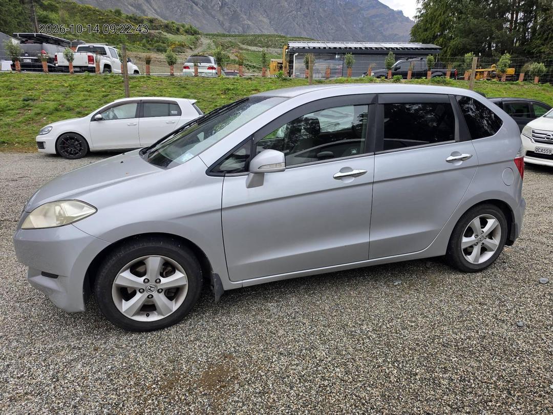 Photo '5' of Honda Edix Photo '5' of Honda Edix