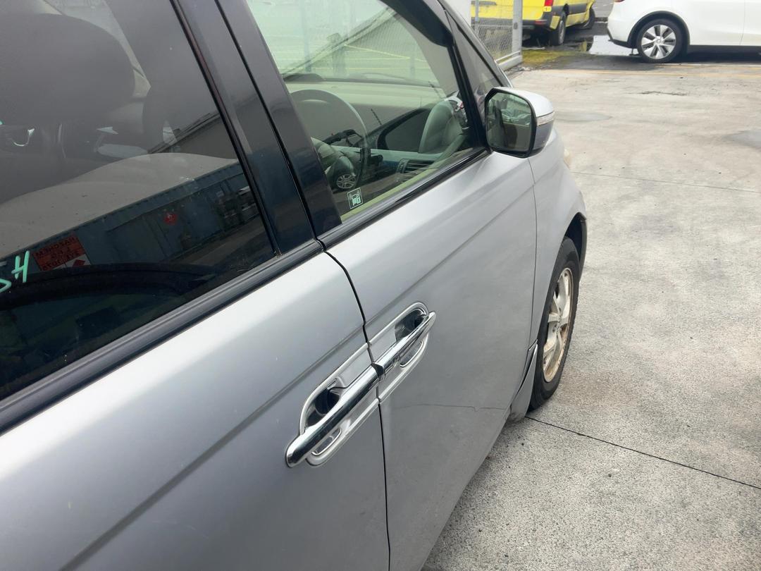 Photo '15' of Honda Elysion Photo '15' of Honda Elysion