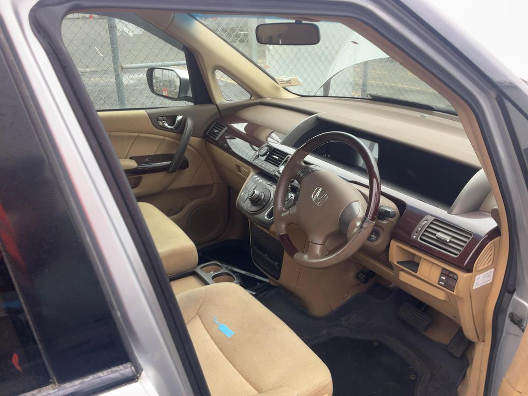 Photo '20' of Honda Elysion Photo '20' of Honda Elysion
