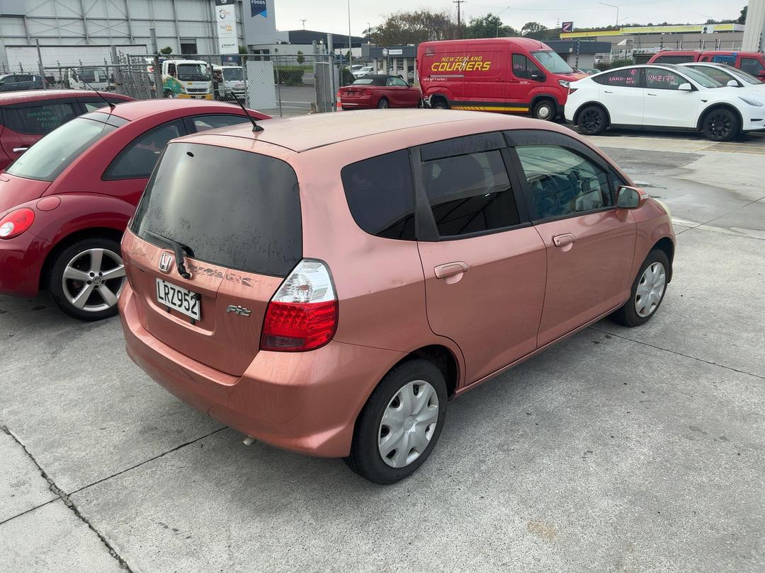 Photo '13' of Honda FIT