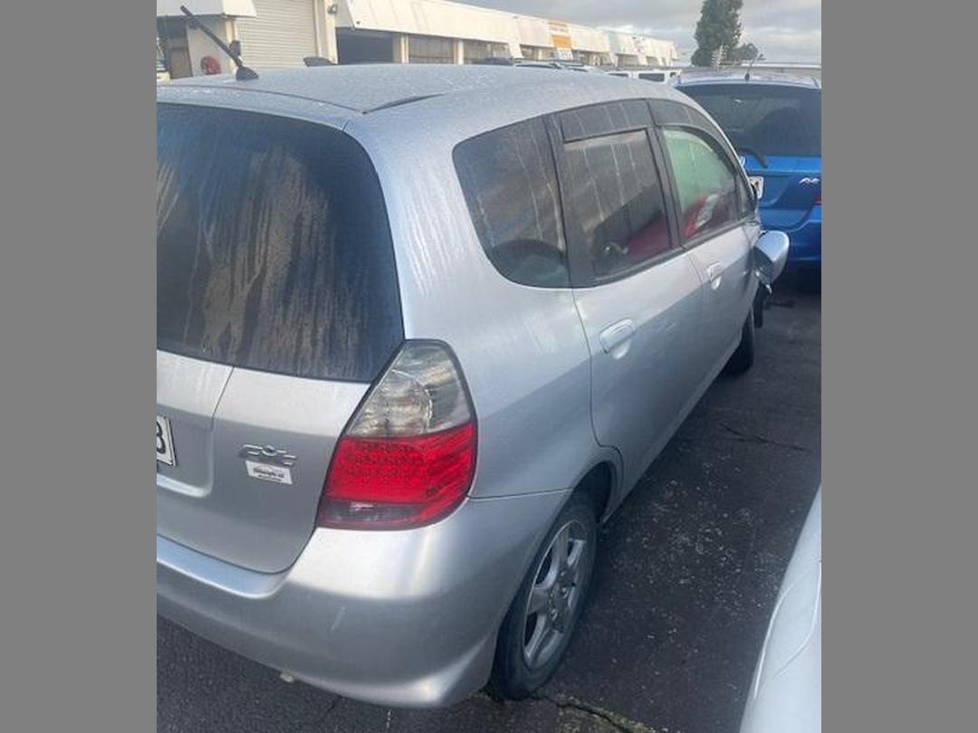 Photo '6' of Honda FIT