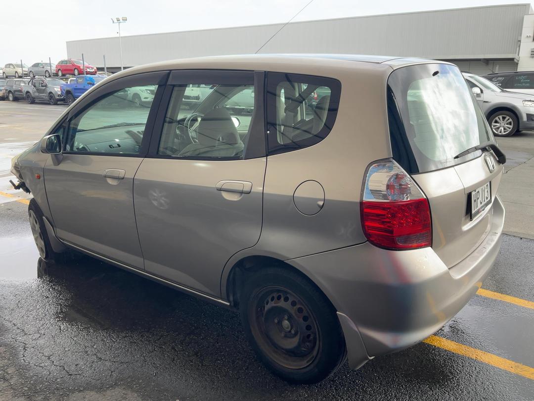 Photo '6' of Honda FIT