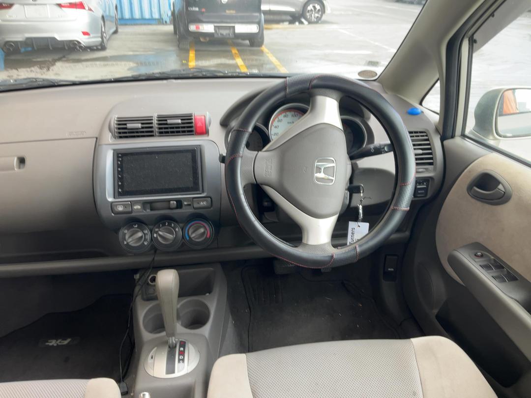 Photo '13' of Honda FIT