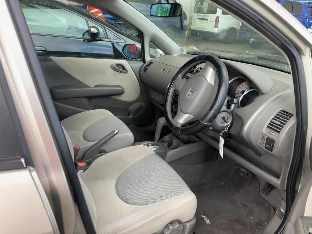 Photo '14' of Honda FIT