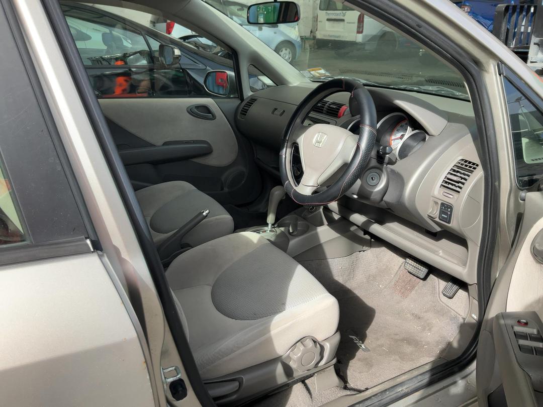 Photo '25' of Honda FIT