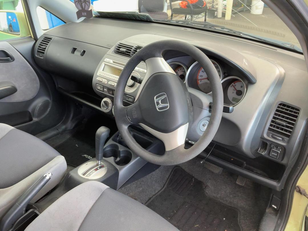 Photo '22' of Honda FIT Photo '22' of Honda FIT
