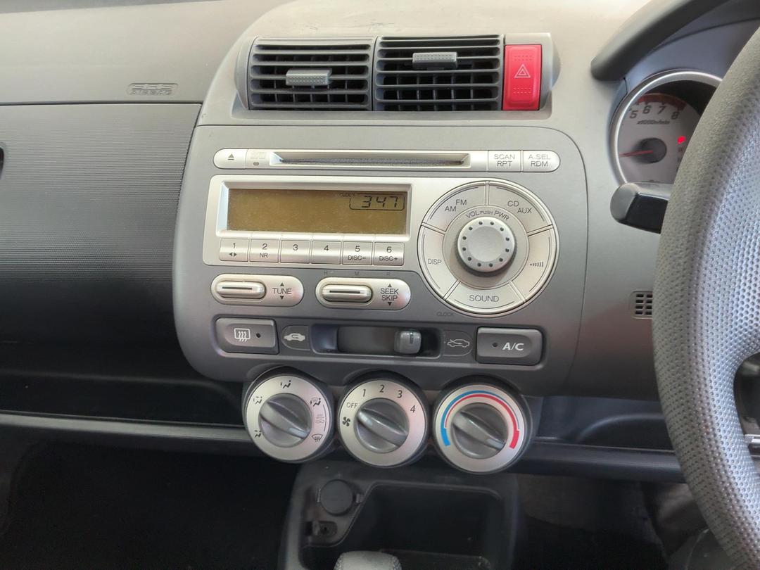Photo '25' of Honda FIT Photo '25' of Honda FIT