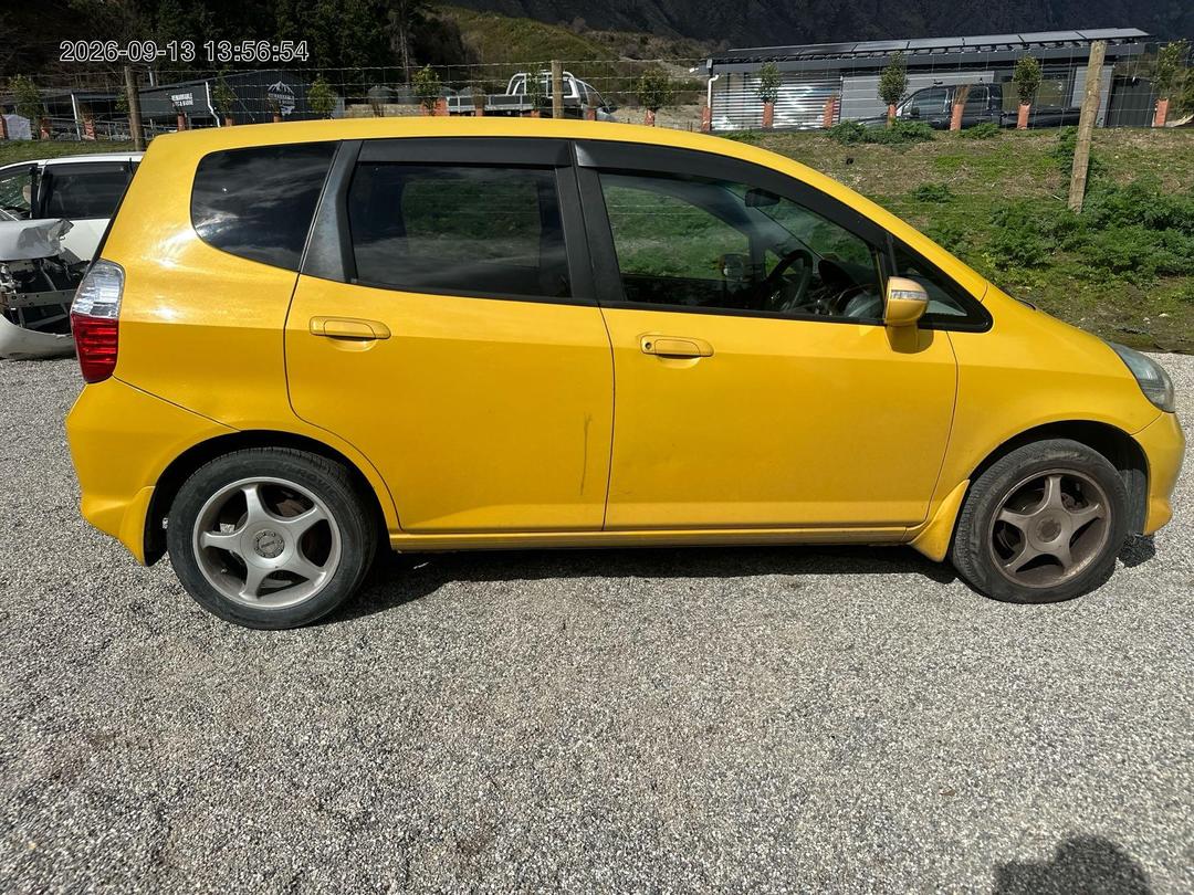 Photo '11' of Honda FIT Photo '11' of Honda FIT