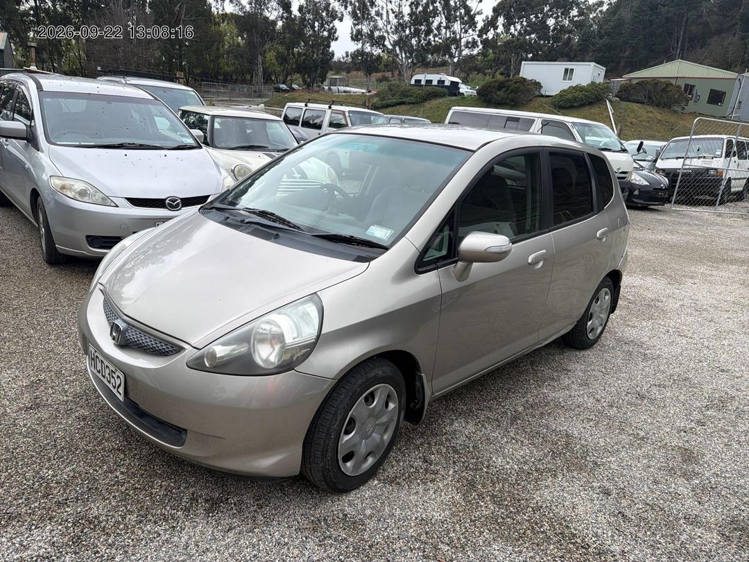 Photo '2' of Honda FIT Photo '2' of Honda FIT