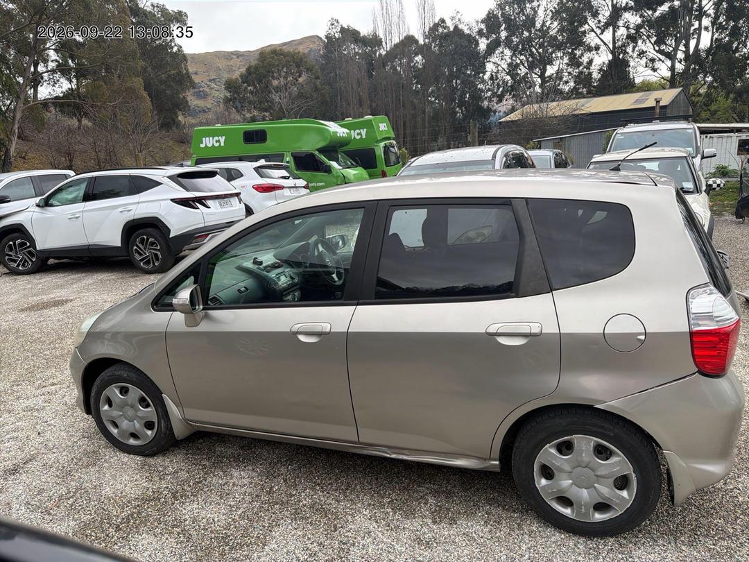 Photo '3' of Honda FIT Photo '3' of Honda FIT
