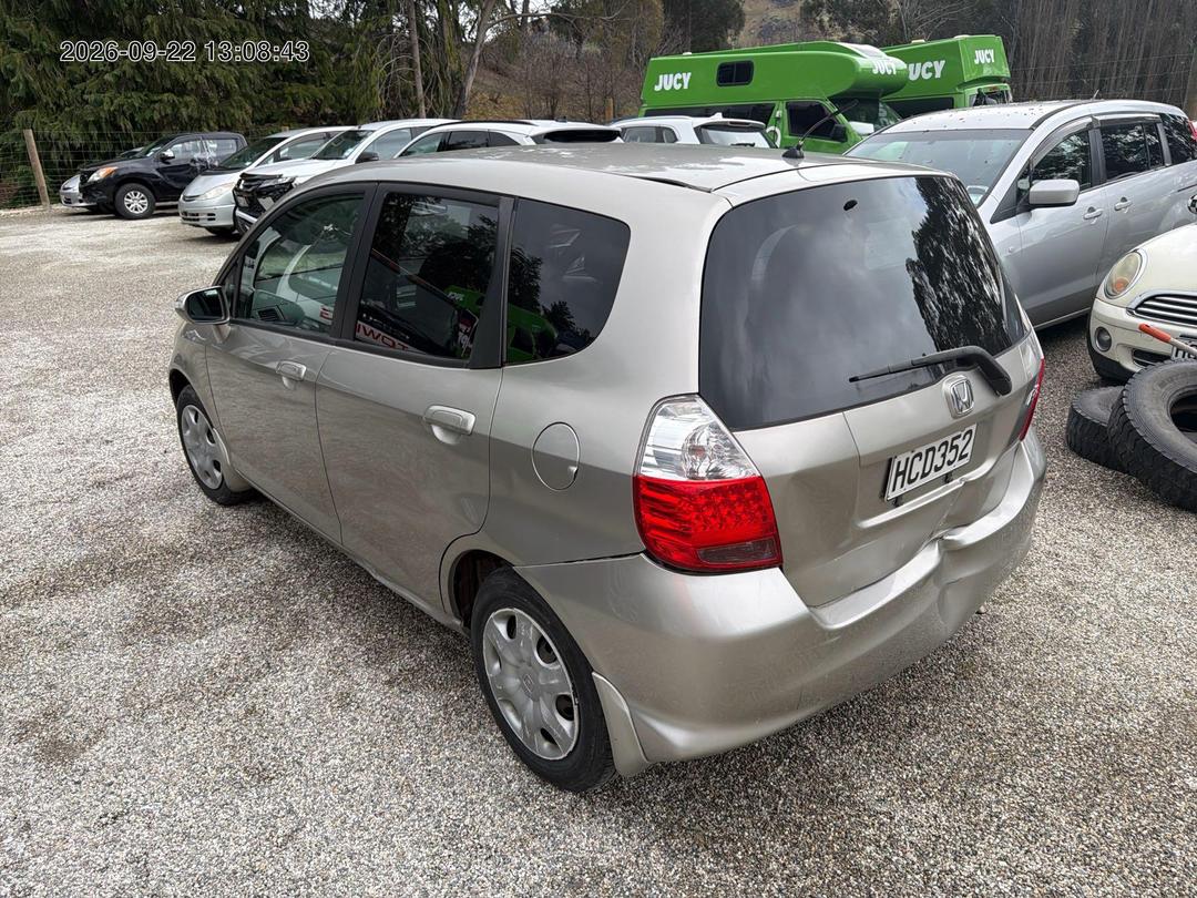 Photo '5' of Honda FIT Photo '5' of Honda FIT