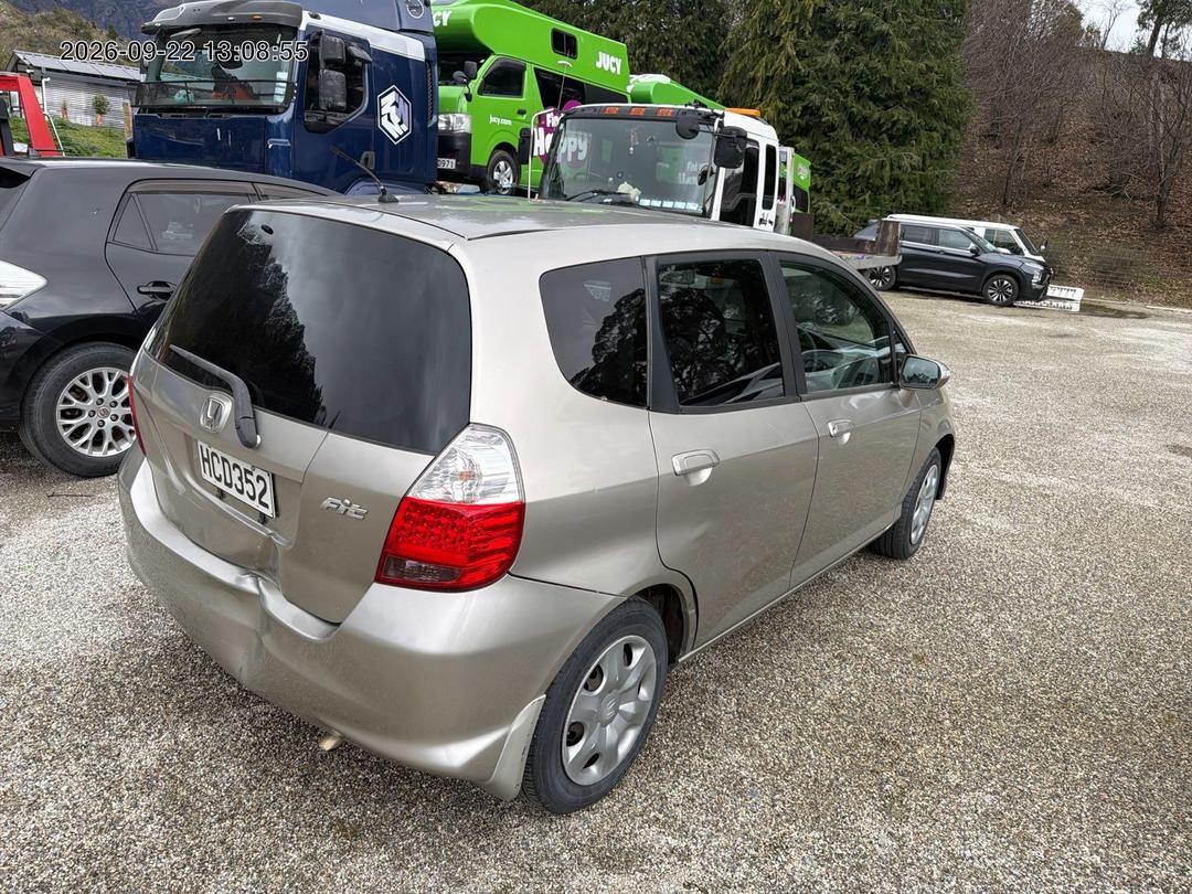 Photo '7' of Honda FIT Photo '7' of Honda FIT