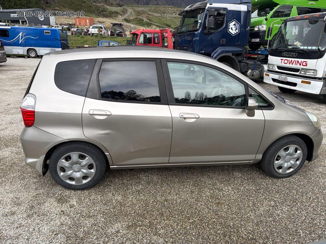 Photo '8' of Honda FIT Photo '8' of Honda FIT