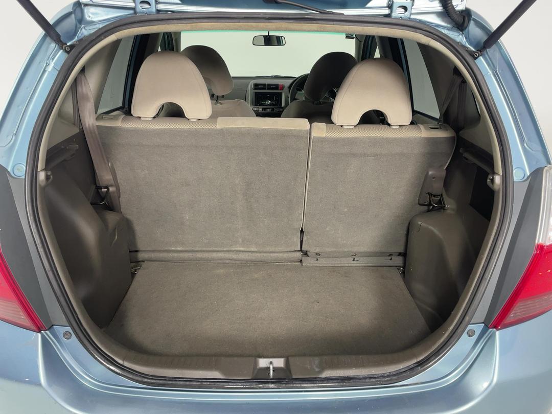 Photo '14' of Honda FIT