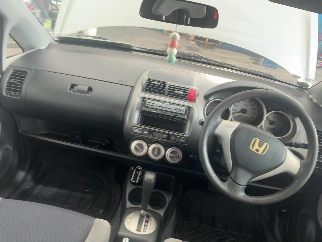 Photo '10' of Honda FIT Photo '10' of Honda FIT