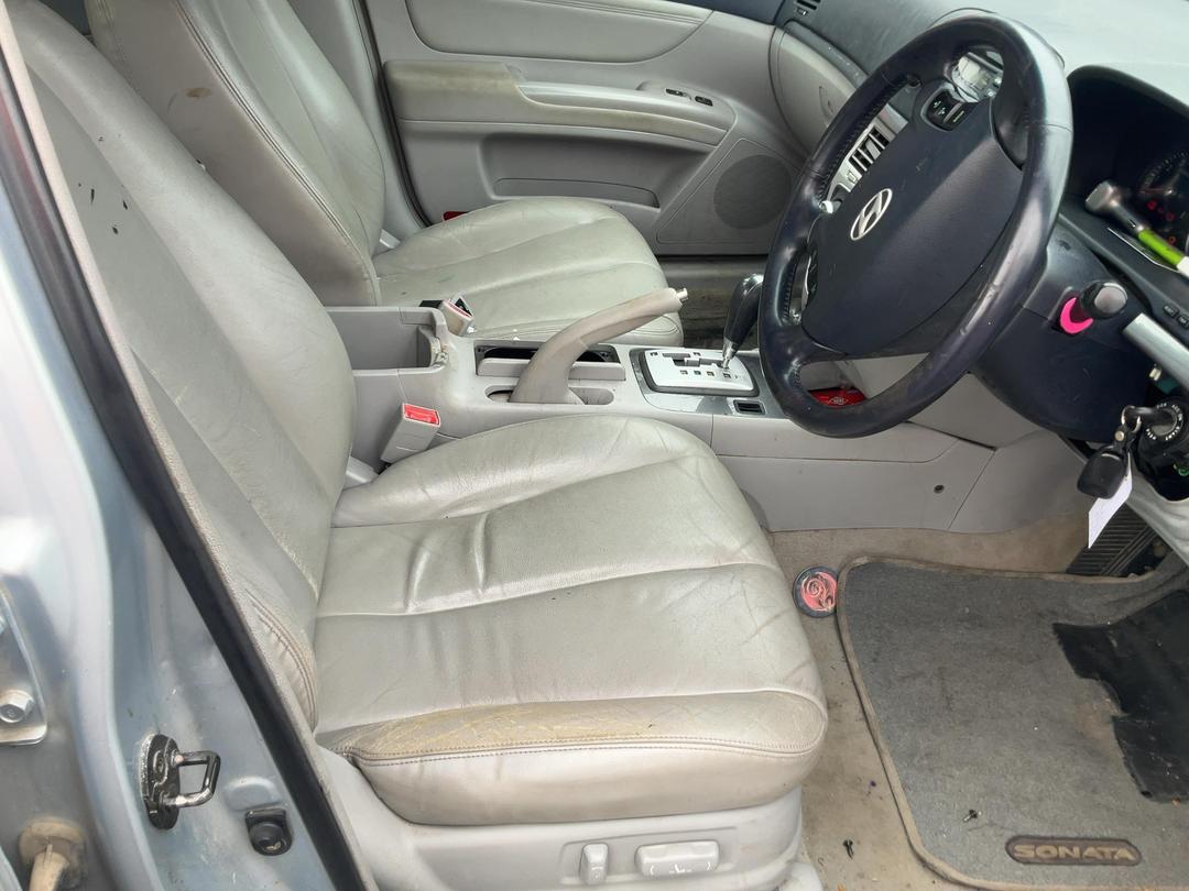 Photo '17' of Hyundai Sonata Photo '17' of Hyundai Sonata