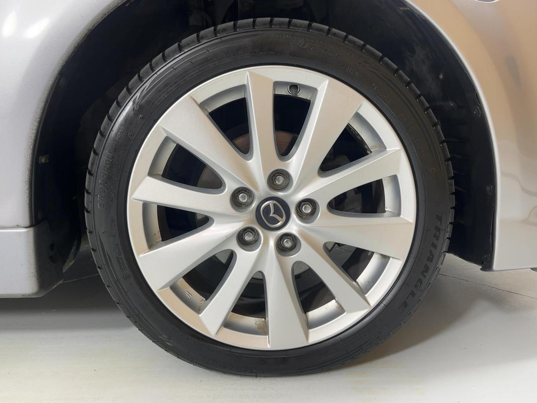 Photo '9' of Mazda Atenza
