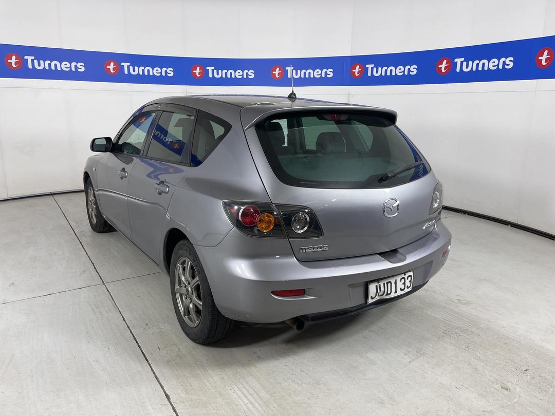 Photo '10' of Mazda Axela