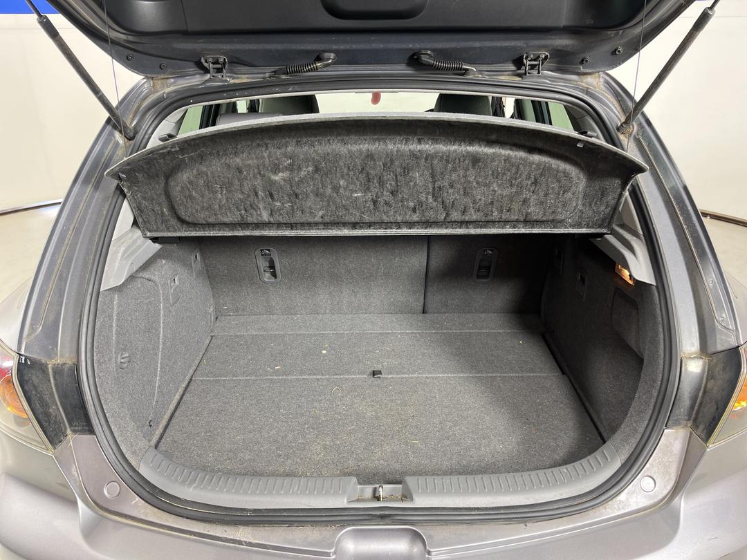 Photo '12' of Mazda Axela