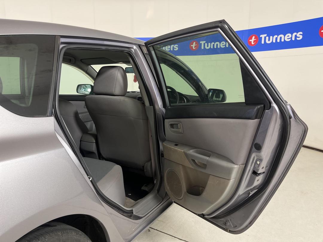 Photo '17' of Mazda Axela