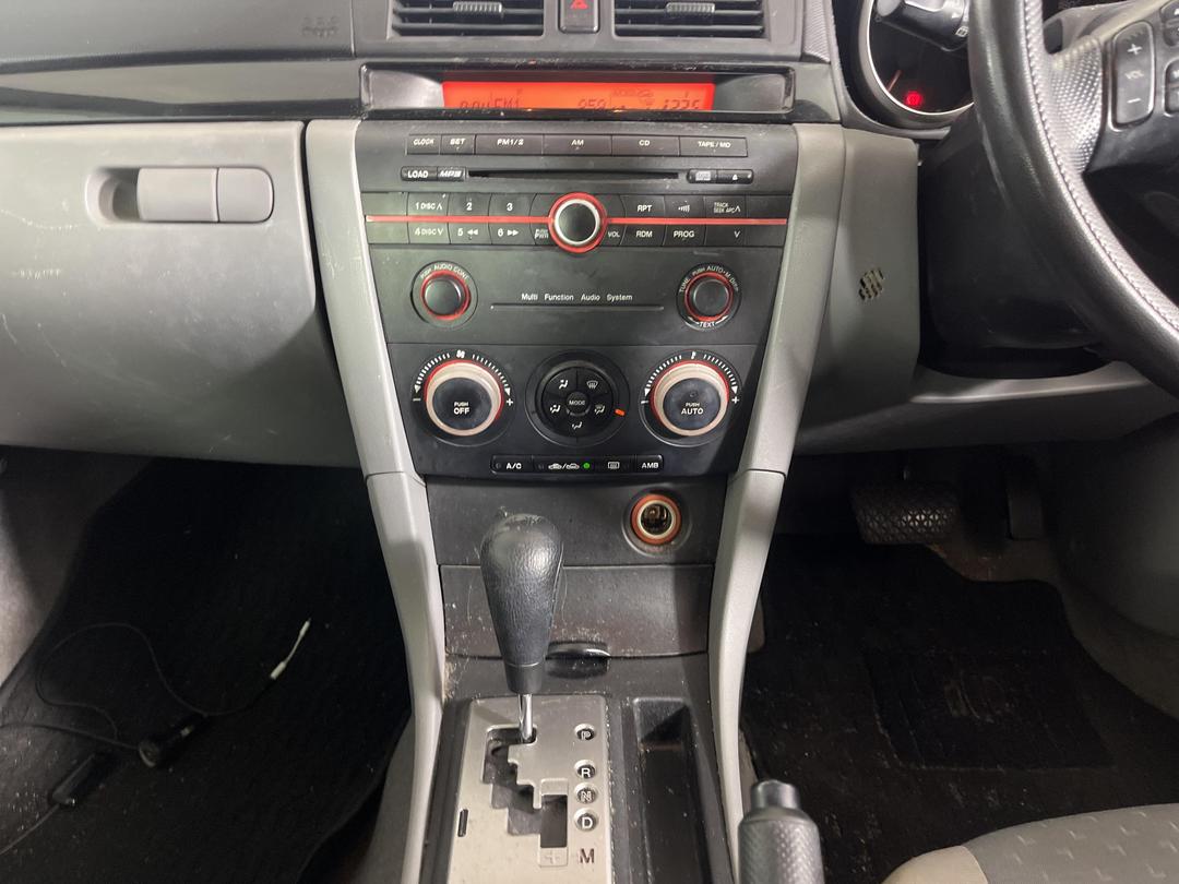 Photo '20' of Mazda Axela