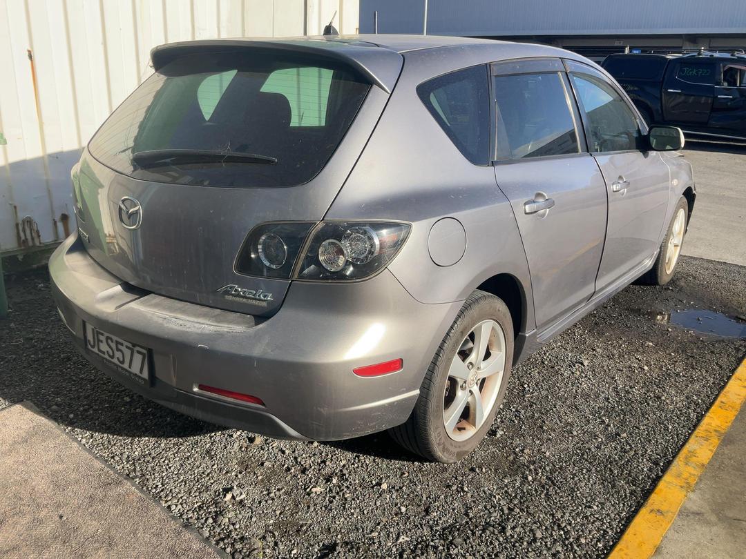 Photo '16' of Mazda Axela