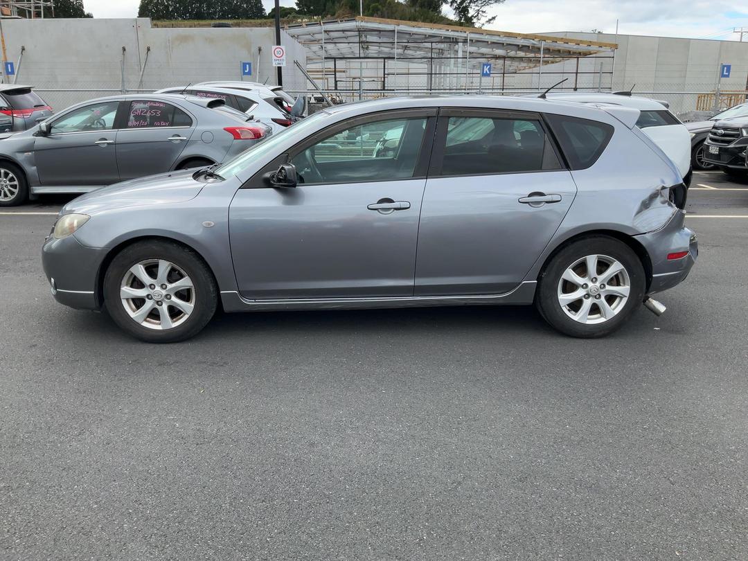 Photo '4' of Mazda Axela