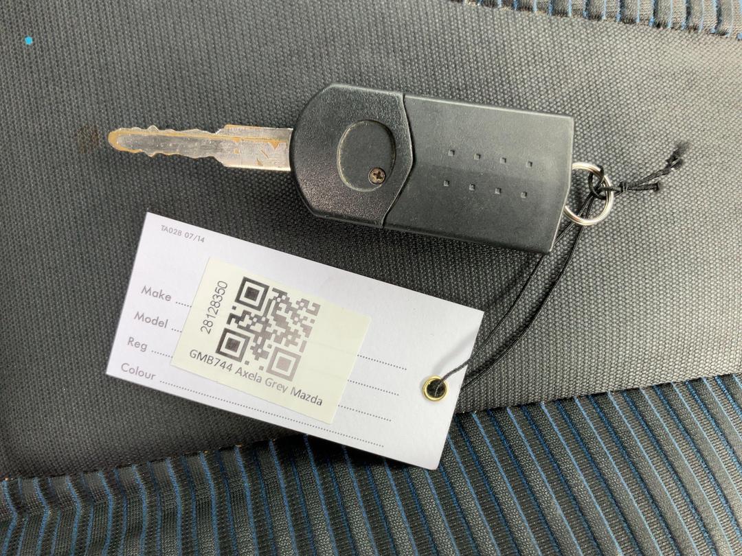 Photo '27' of Mazda Axela