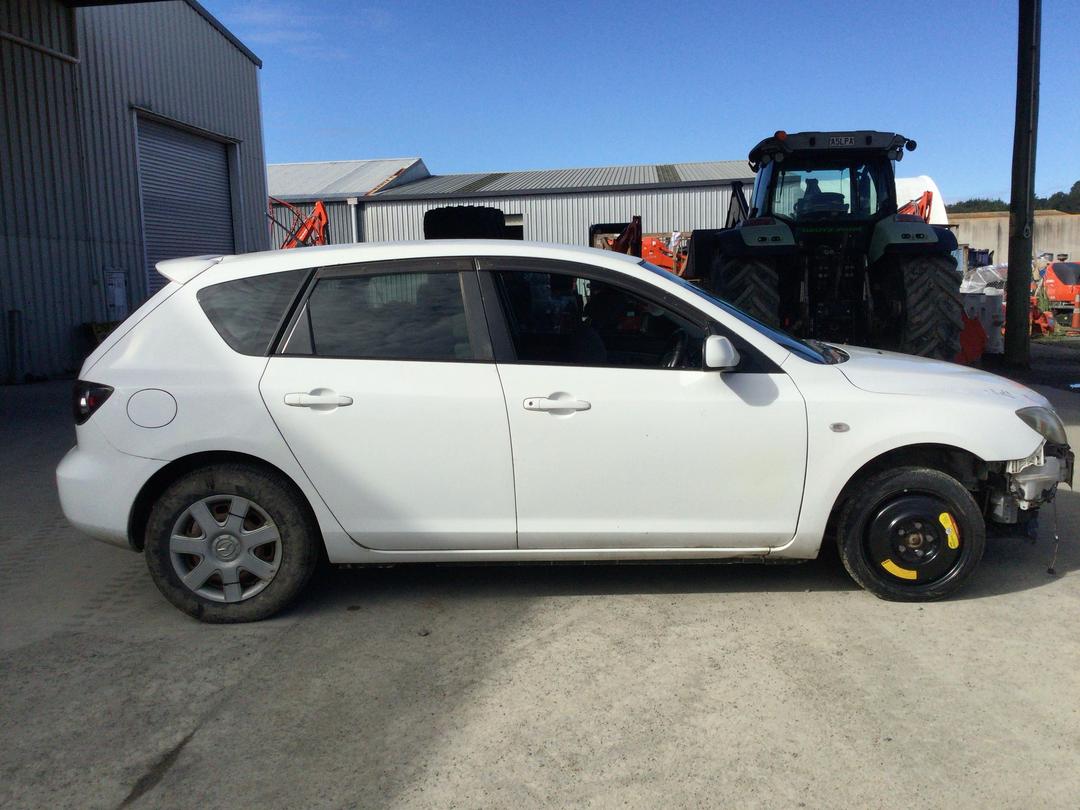 Photo '8' of Mazda Axela