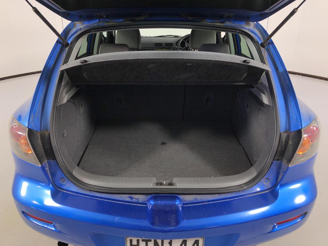 Photo '14' of Mazda Axela