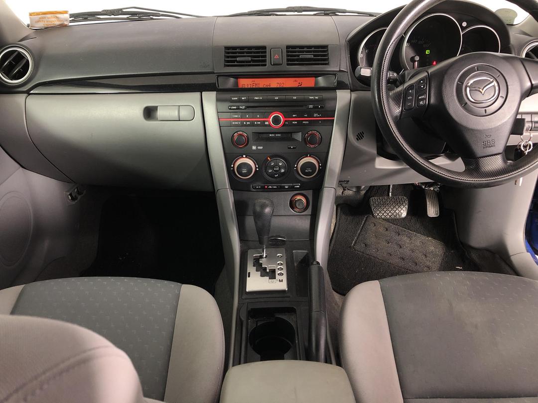 Photo '17' of Mazda Axela