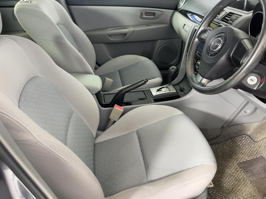 Photo '16' of Mazda Axela