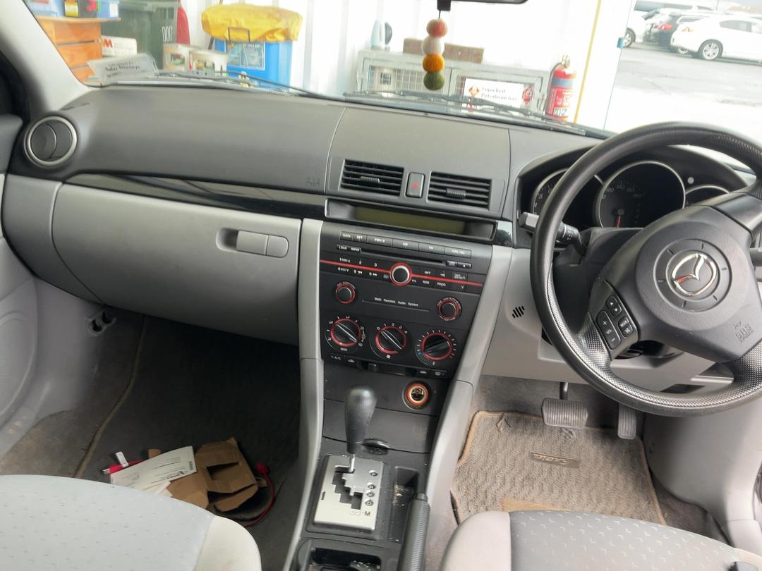 Photo '14' of Mazda Axela Photo '14' of Mazda Axela
