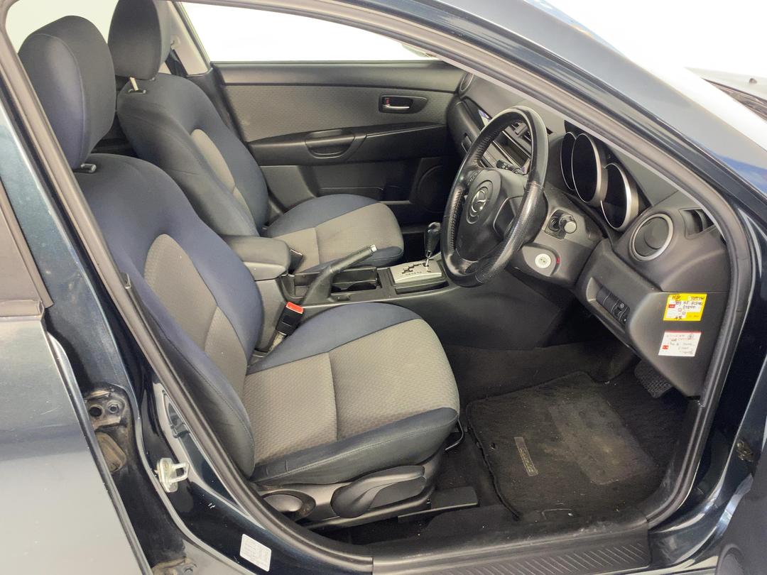 Photo '16' of Mazda Axela
