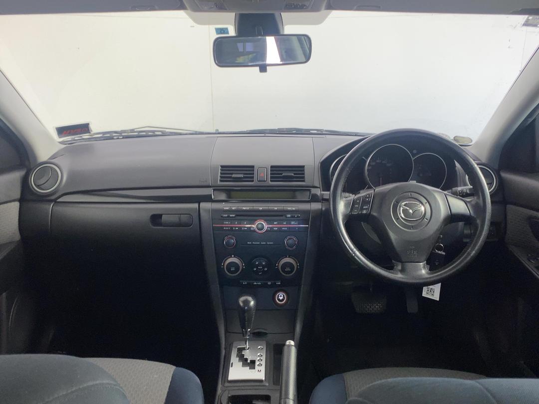 Photo '17' of Mazda Axela