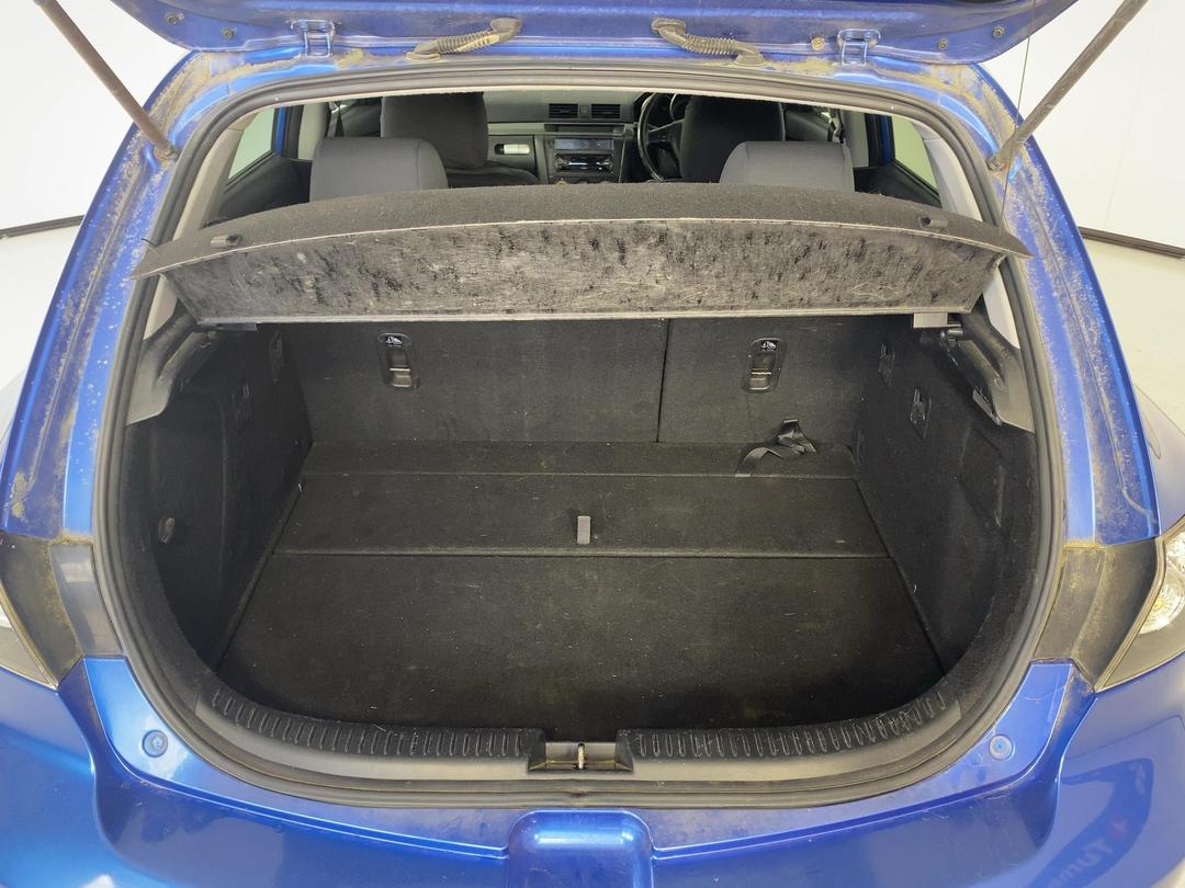 Photo '14' of Mazda Axela