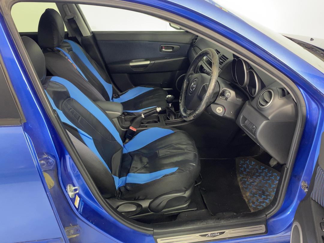 Photo '16' of Mazda Axela