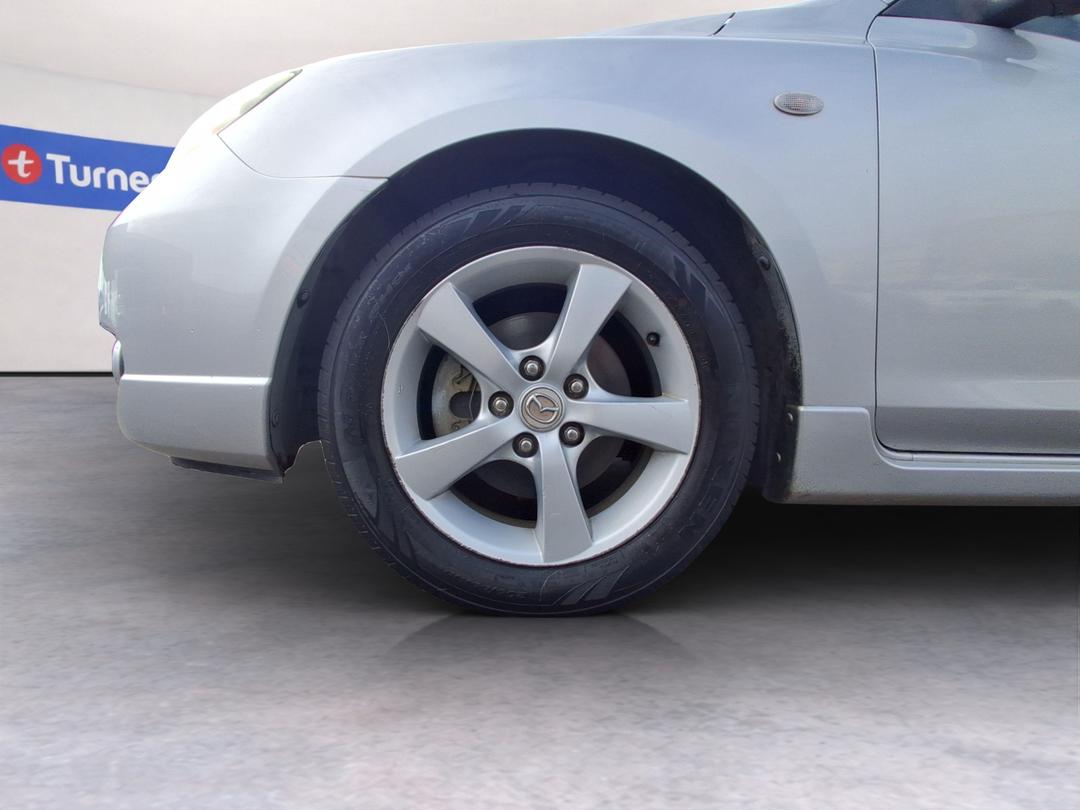 Photo '10' of Mazda Axela