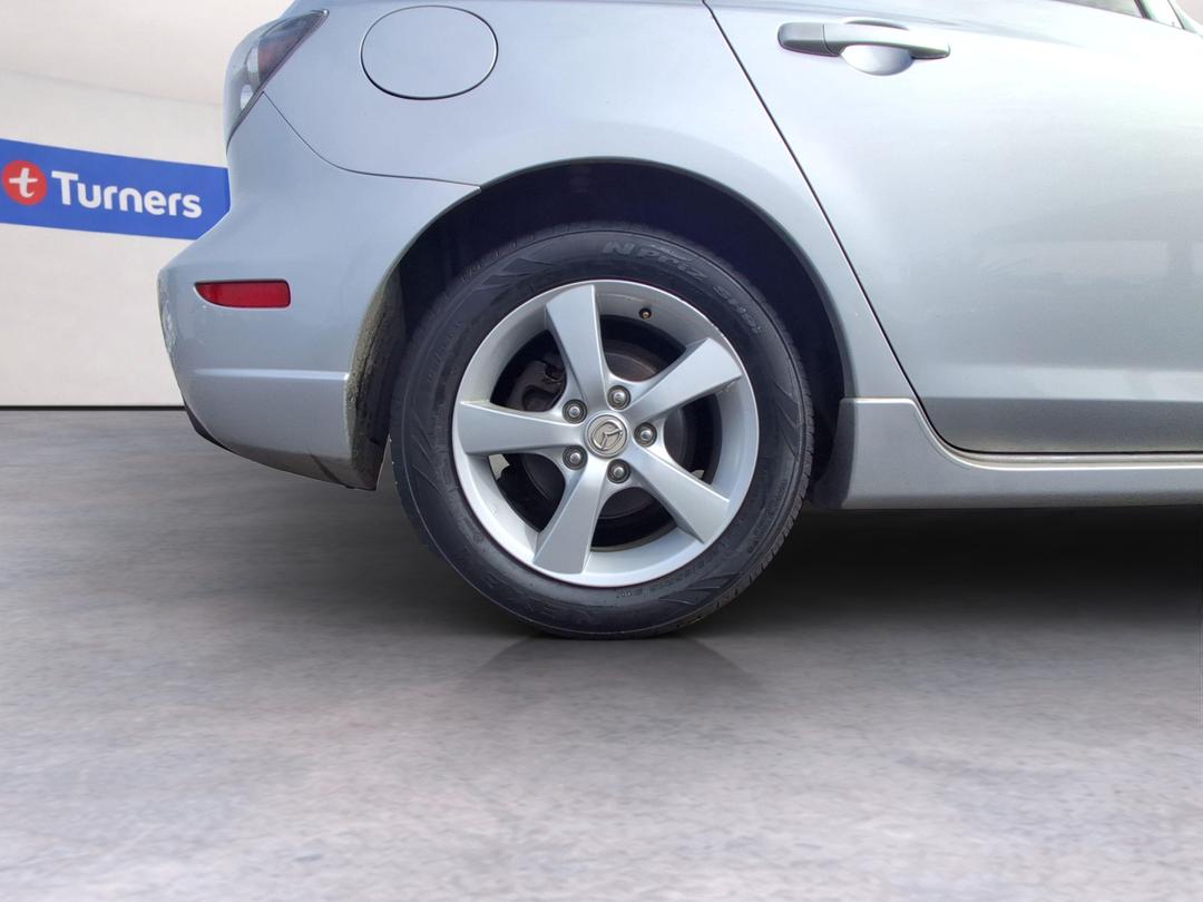 Photo '12' of Mazda Axela