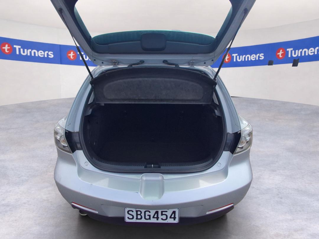 Photo '14' of Mazda Axela