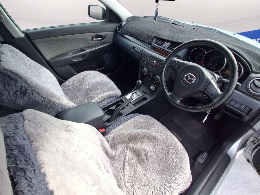 Photo '16' of Mazda Axela