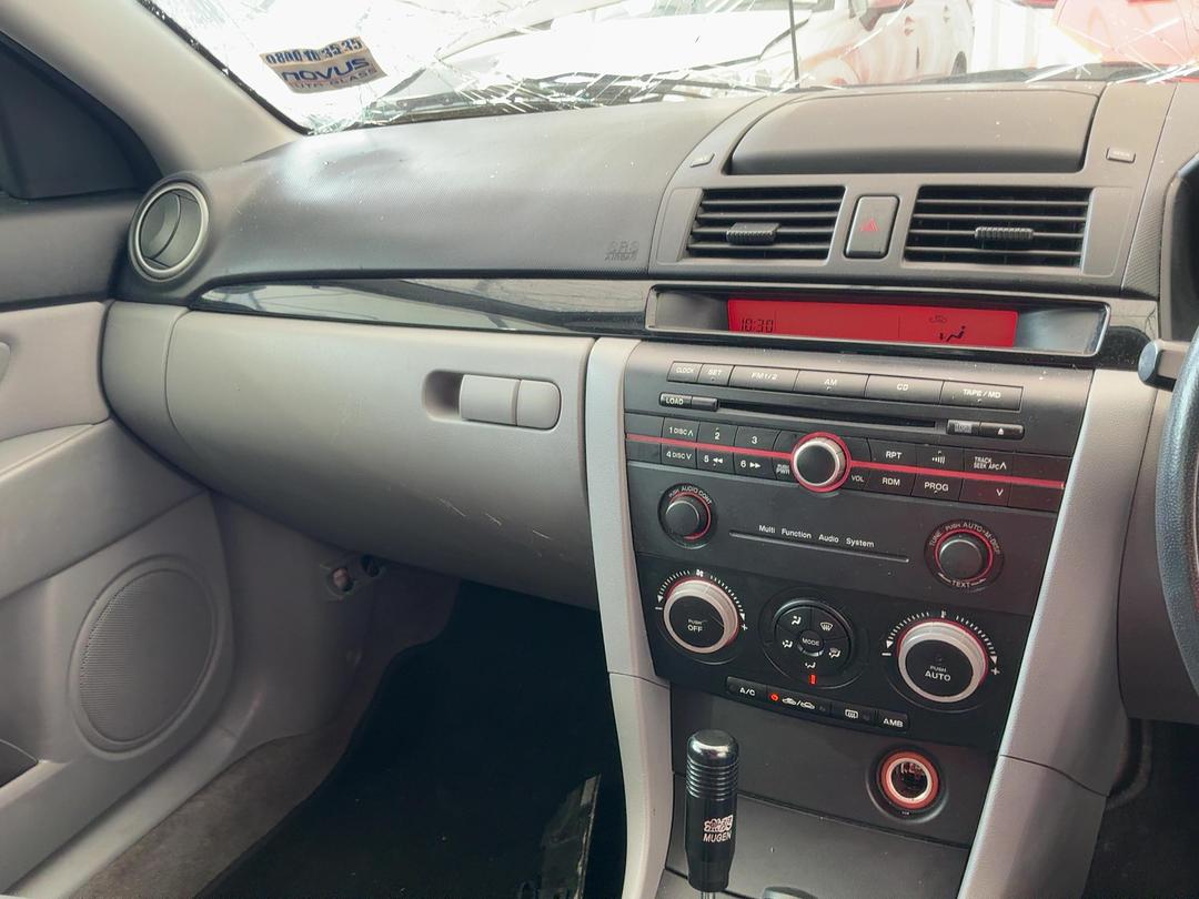 Photo '19' of Mazda Axela Photo '19' of Mazda Axela