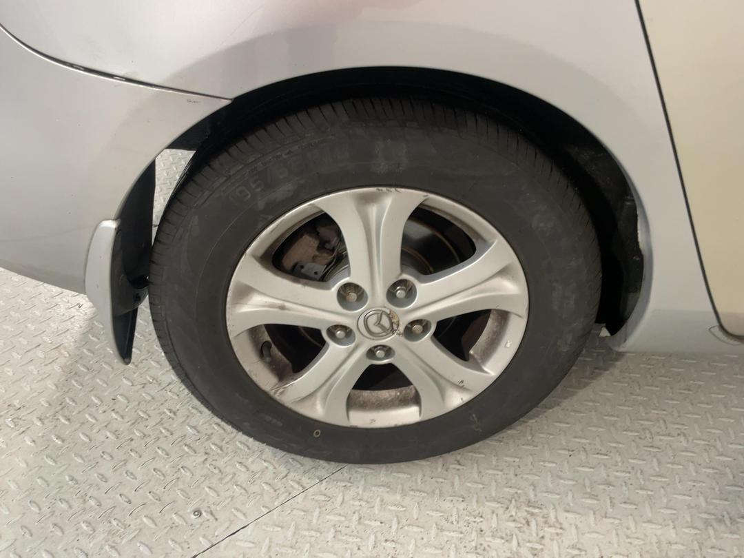 Photo '12' of Mazda Axela