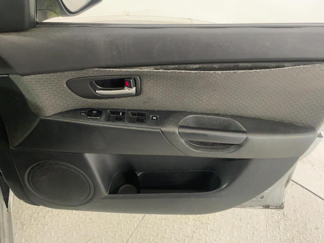 Photo '15' of Mazda Axela