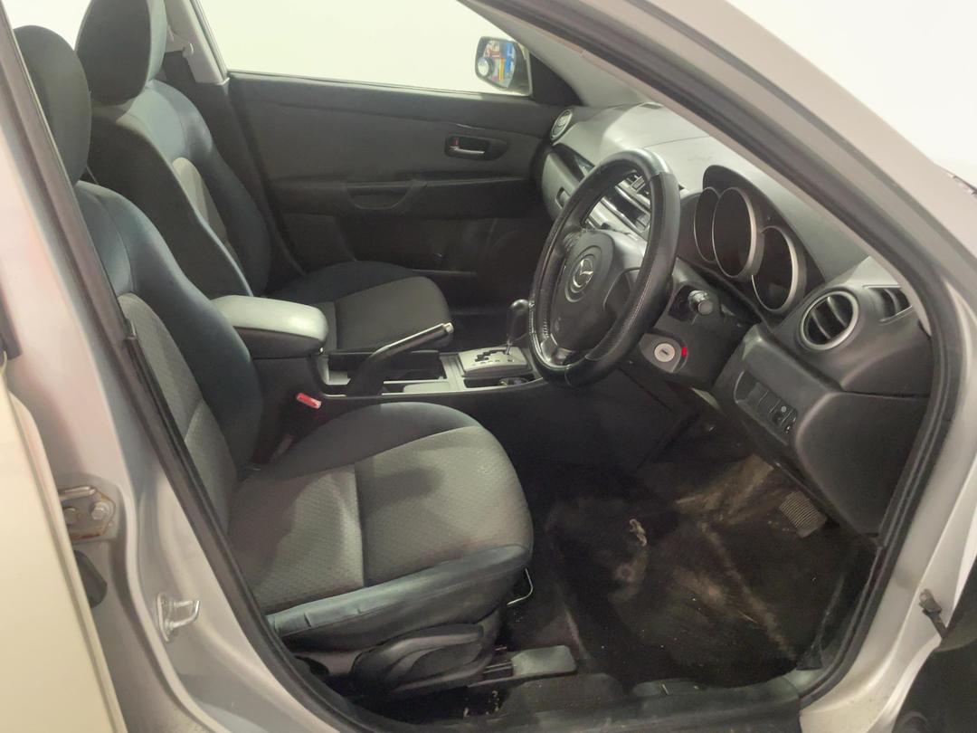 Photo '16' of Mazda Axela