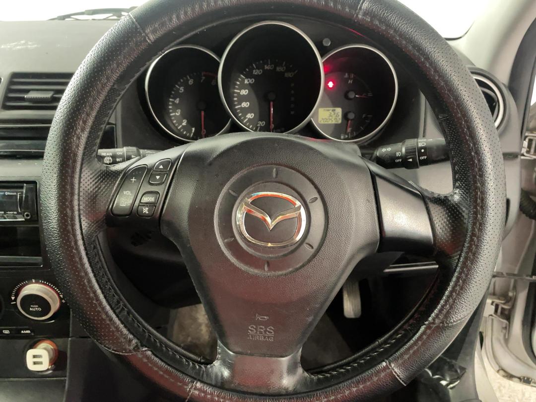 Photo '27' of Mazda Axela