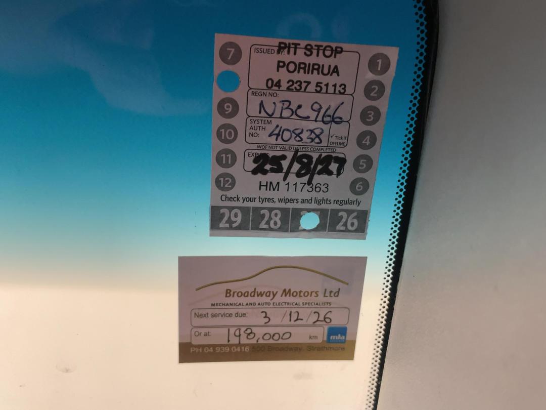 Photo '32' of Mazda Axela
